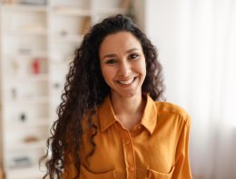 Syrielle, professeur de maths au collège à Alès